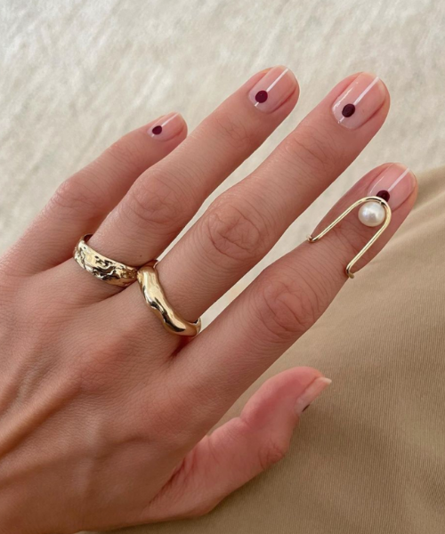 minimalist-nail-manicure-art-trend