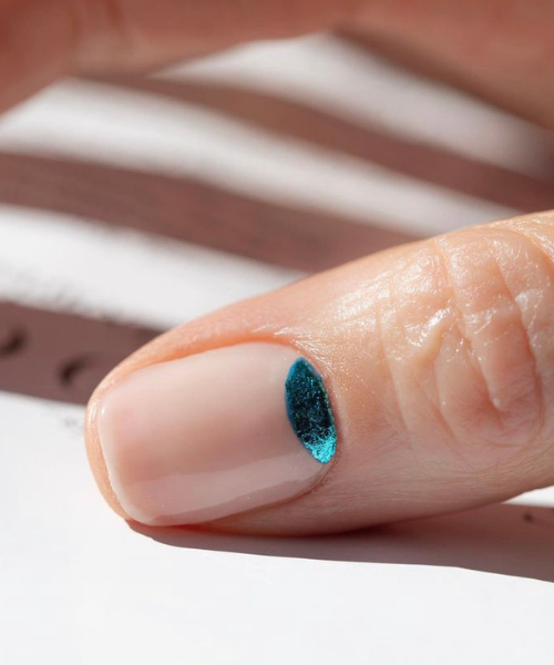 Nail-Trend-Micro-Inverted-French-Colour