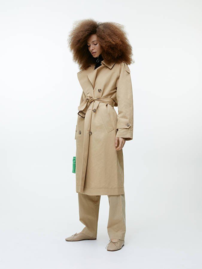 arket-women-beige-trench-coat