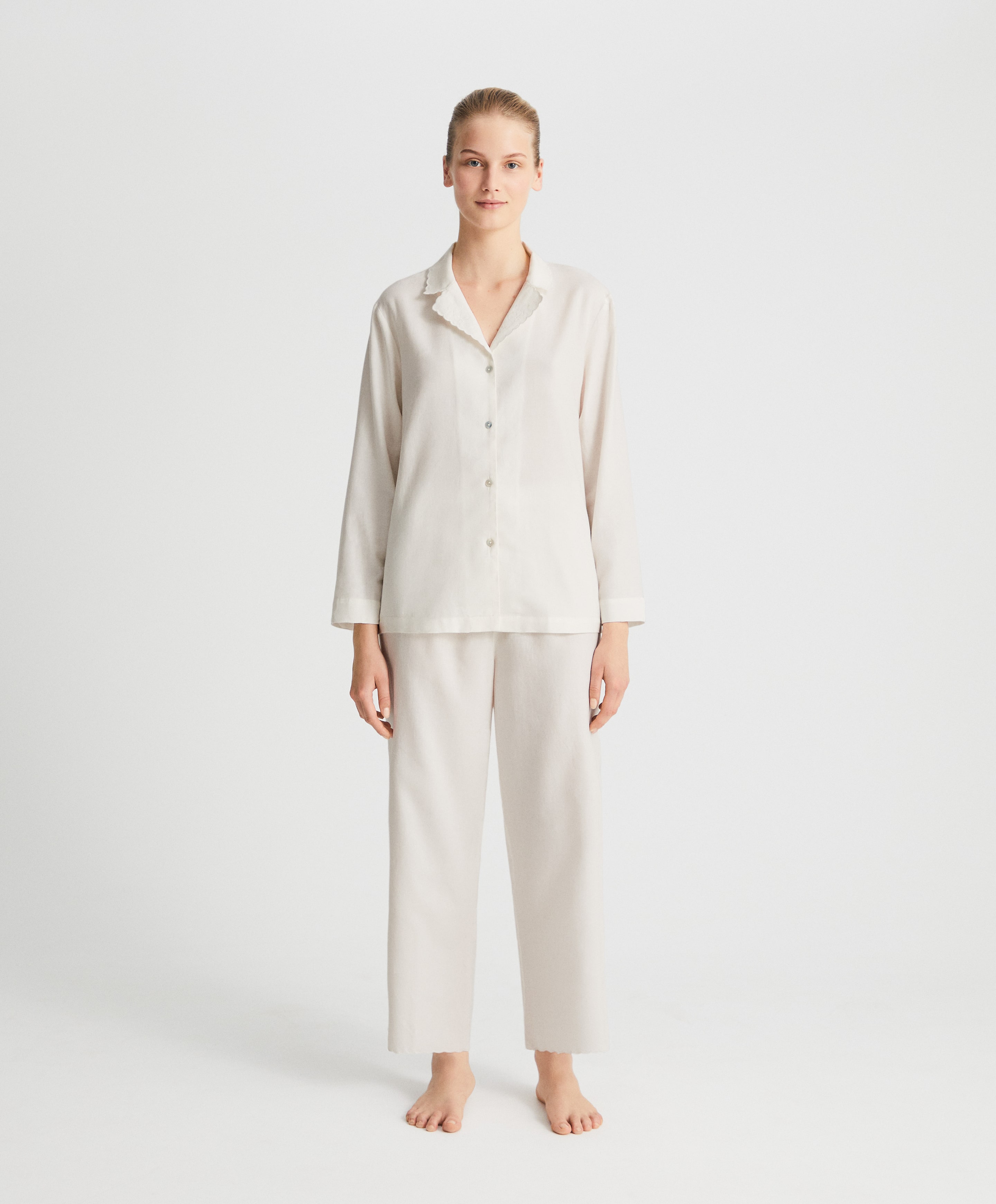 oysho-cotton-pyjamas-embroidered-white